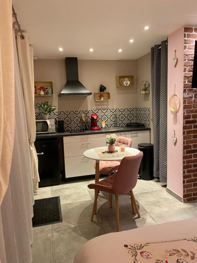 Les Nids De La Baie Bed & Breakfast Favieres  Luaran gambar