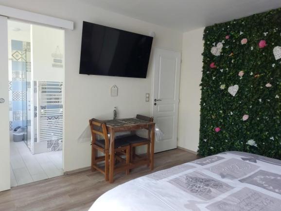Les Nids De La Baie Bed & Breakfast Favieres  Luaran gambar