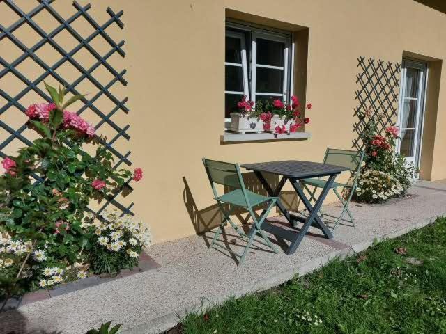 Les Nids De La Baie Bed & Breakfast Favieres  Luaran gambar