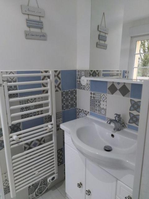 Les Nids De La Baie Bed & Breakfast Favieres  Luaran gambar