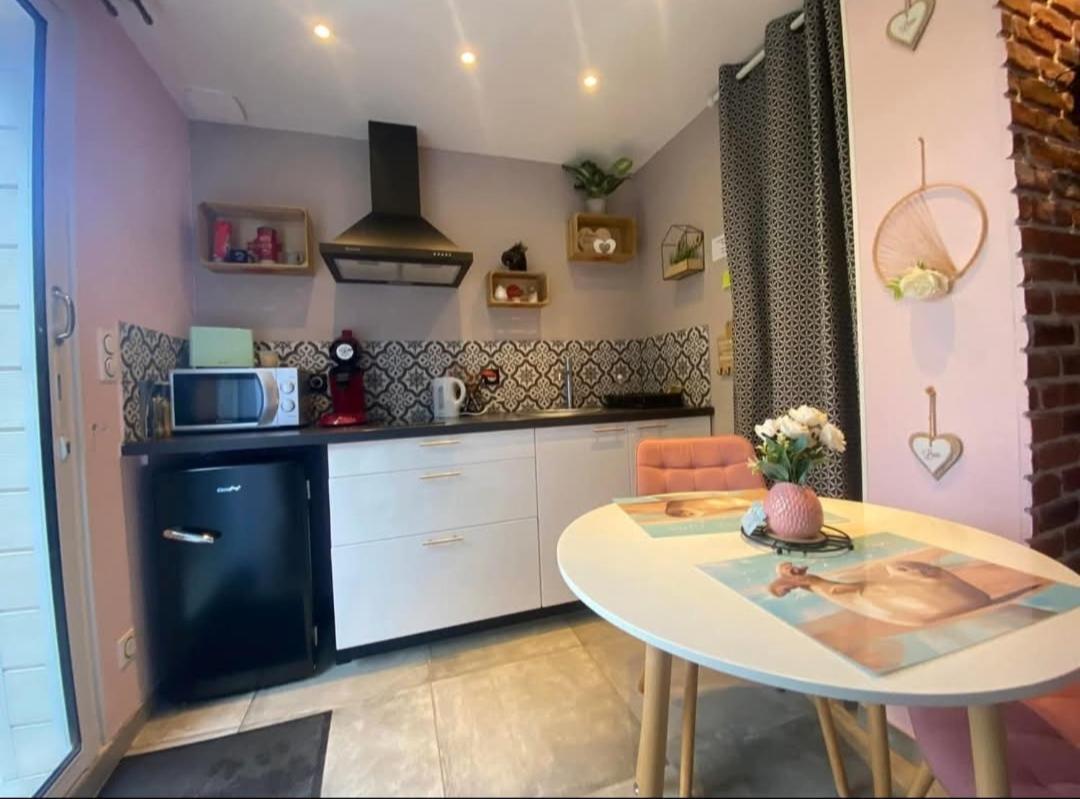 Les Nids De La Baie Bed & Breakfast Favieres  Luaran gambar