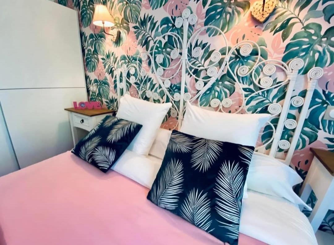 Les Nids De La Baie Bed & Breakfast Favieres  Luaran gambar