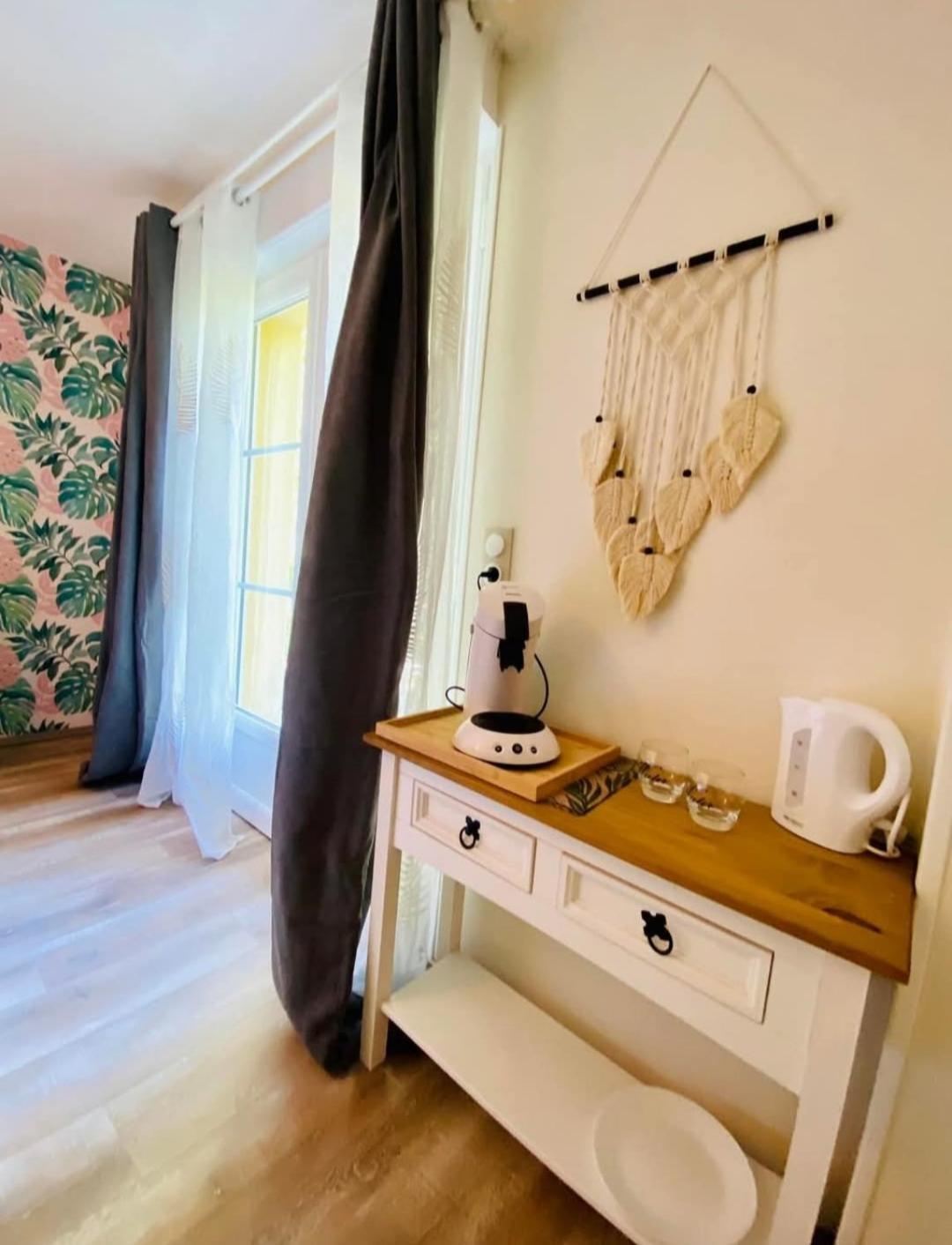 Les Nids De La Baie Bed & Breakfast Favieres  Luaran gambar