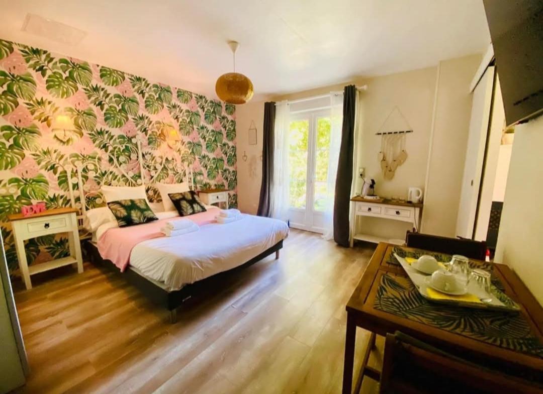 Les Nids De La Baie Bed & Breakfast Favieres  Luaran gambar